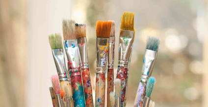 Different Brush Types and Their Uses: A Handy Guide for DIY & Decorating